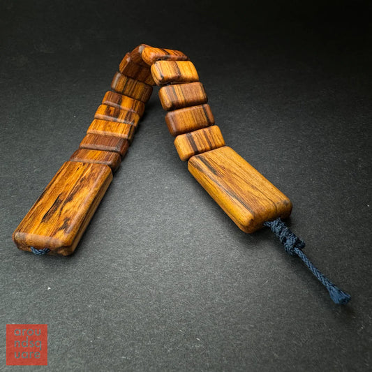 Ao2 - Chetki - black and white ebony